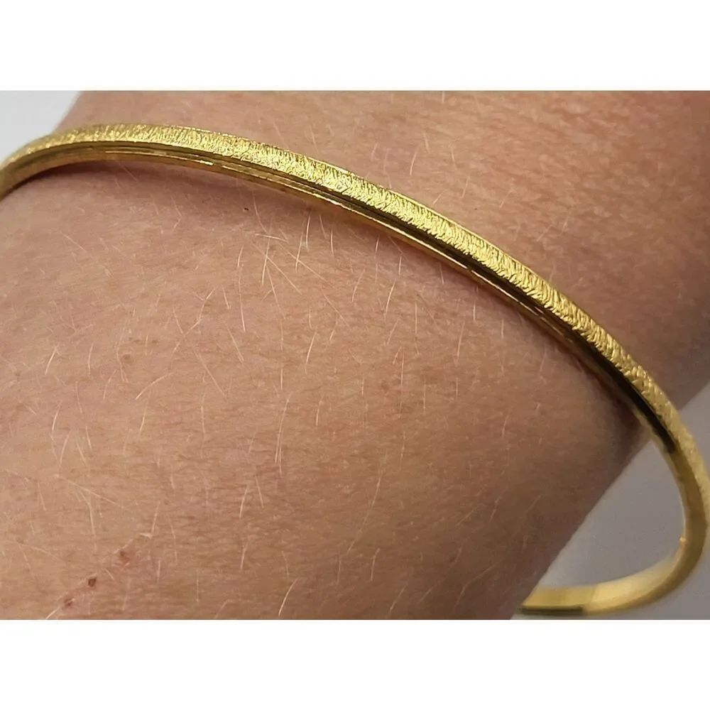 Trifari Goldtone Bangle Bracelet Size M 2.5in dia